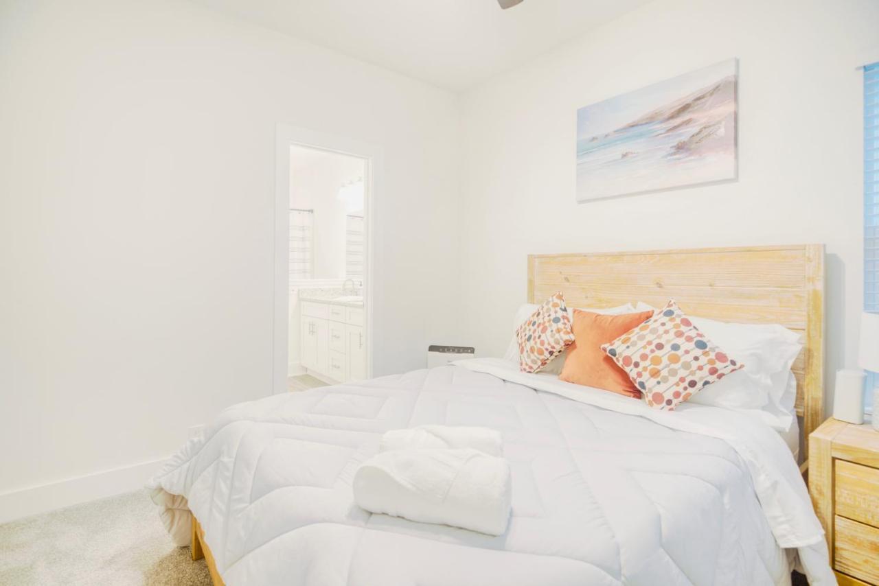 Few Steps To Ocean-4 Beach Cruisers & Free Parking & Private Backyard Jacksonville Beach Εξωτερικό φωτογραφία