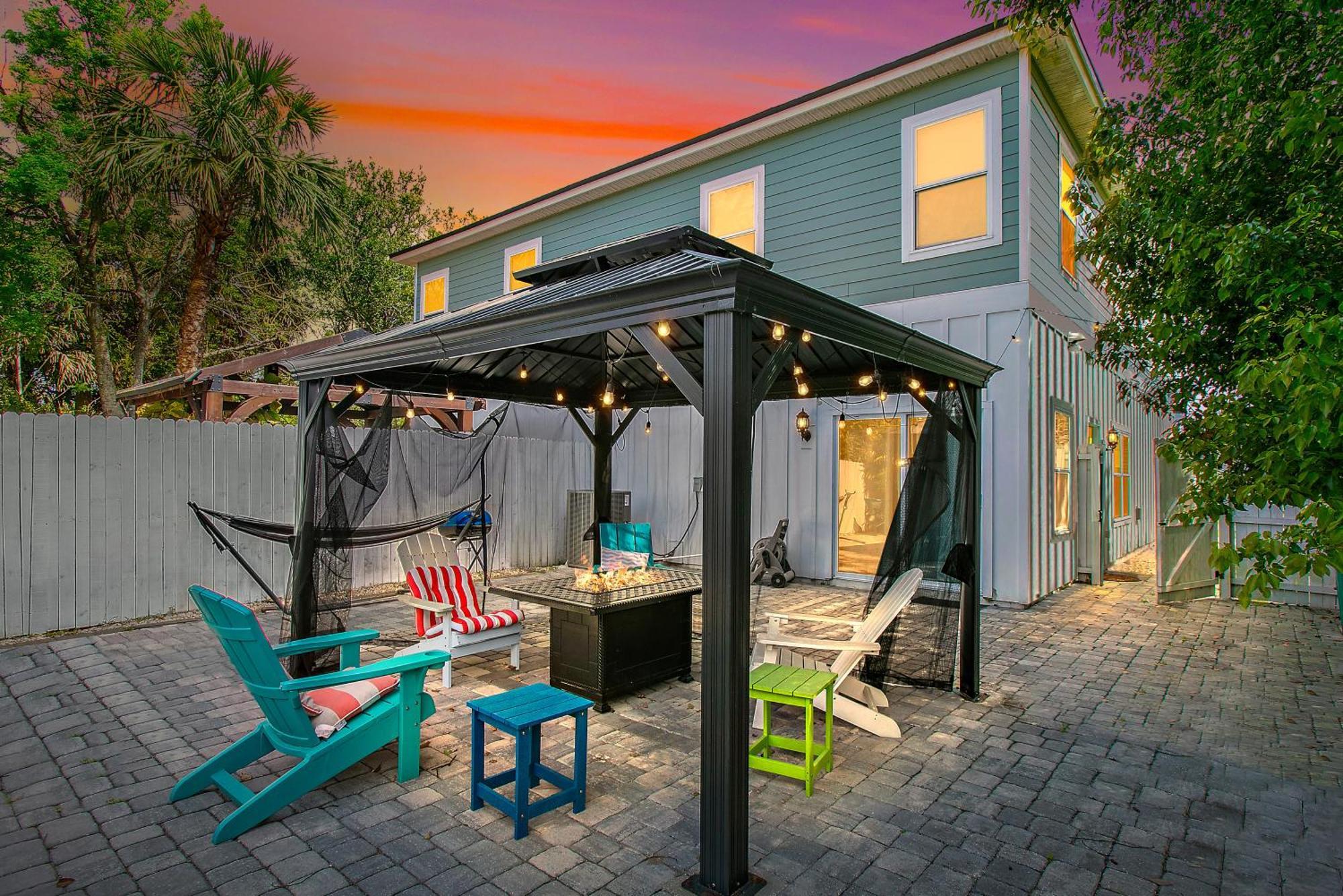 Few Steps To Ocean-4 Beach Cruisers & Free Parking & Private Backyard Jacksonville Beach Εξωτερικό φωτογραφία